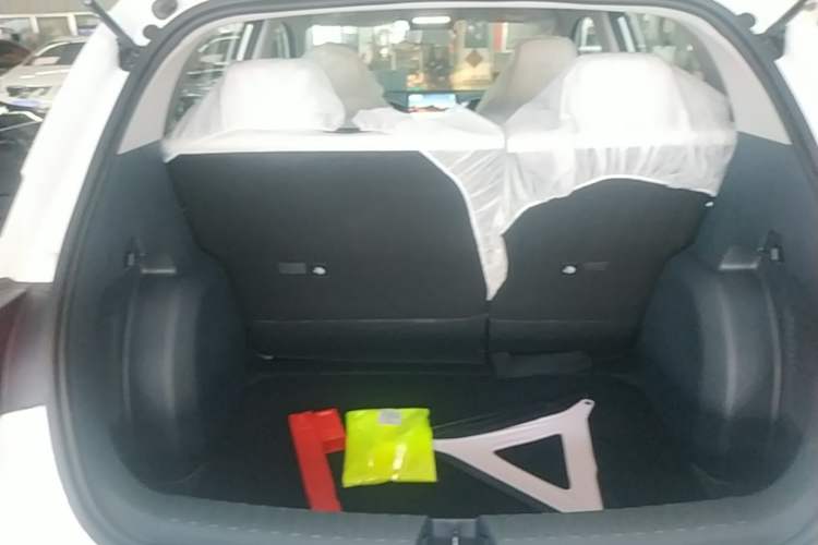 Used Geely Galaxy Geome 2026 Model 310km Youth Edition Trunk
