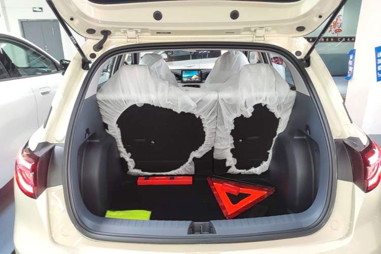Used Geely Galaxy Geome 2026 Model 310km Youth Edition Trunk