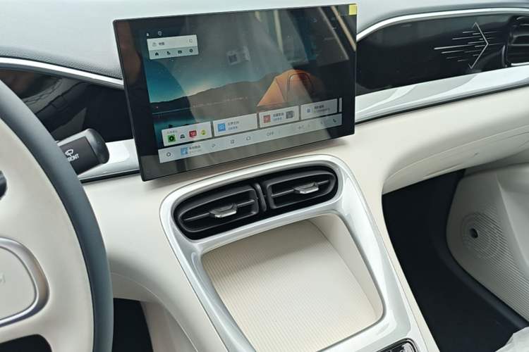 Used Geely Galaxy Geome 2026 Model 310km Youth Edition Audio And AC Panel