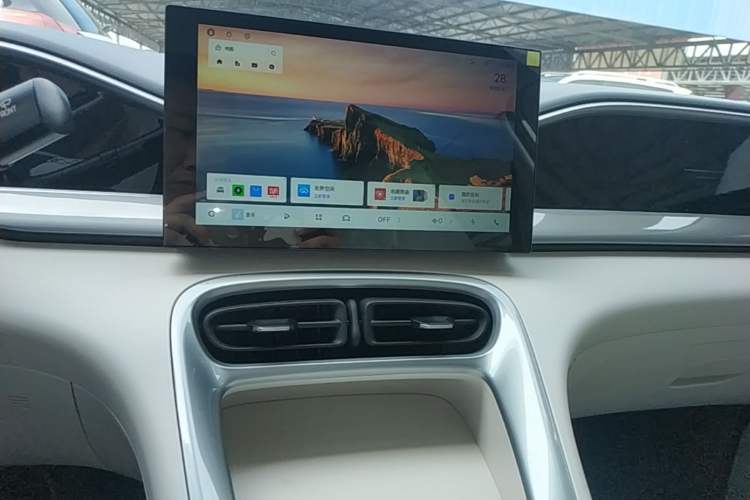 Used Geely Galaxy Geome 2026 Model 310km Youth Edition Audio And AC Panel
