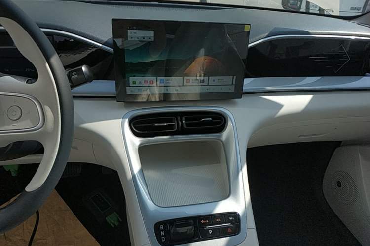 Used Geely Galaxy Geome 2026 Model 310km Youth Edition Audio And AC Panel