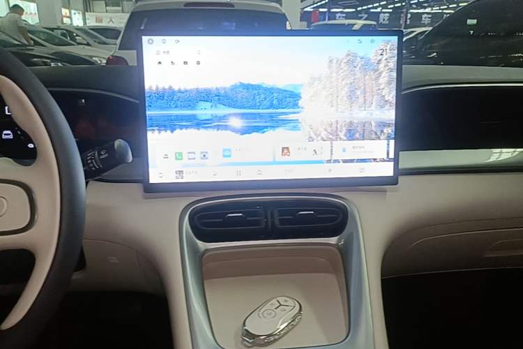 Used Geely Galaxy Geome 2026 Model 310km Dream Edition Audio And AC Panel