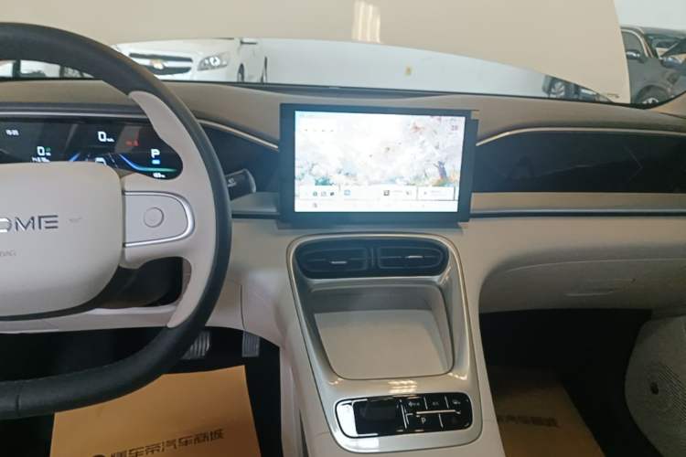 Used Geely Galaxy Geome 2026 Model 310km Youth Edition Audio And AC Panel