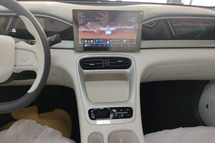 Used Geely Galaxy Geome 2026 Model 310km Youth Edition Audio And AC Panel