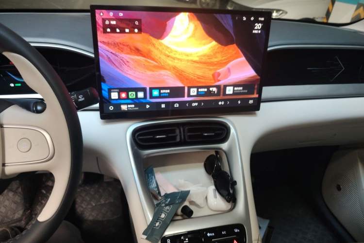 Used Geely Galaxy Geome 2026 Model 310km Dream Edition Audio And AC Panel