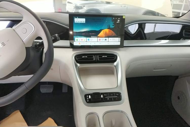 Used Geely Galaxy Geome 2026 Model 310km Youth Edition Audio And AC Panel