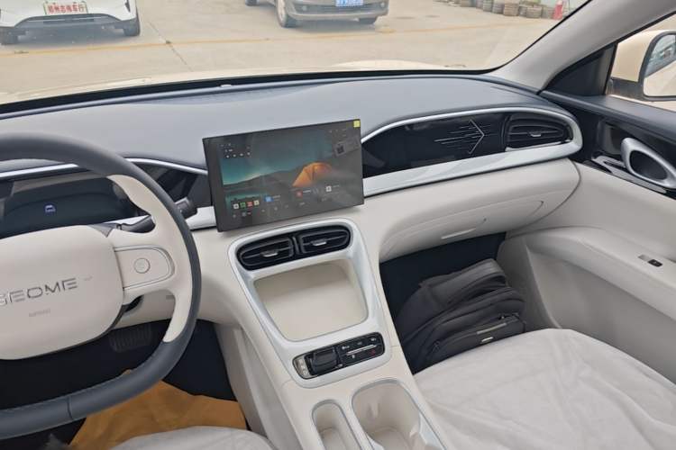 Used Geely Galaxy Geome 2026 Model 310km Youth Edition Audio And AC Panel