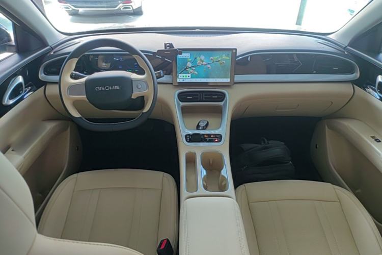 Used Geely Galaxy Geome 2026 Model 310km Youth Edition Center Console