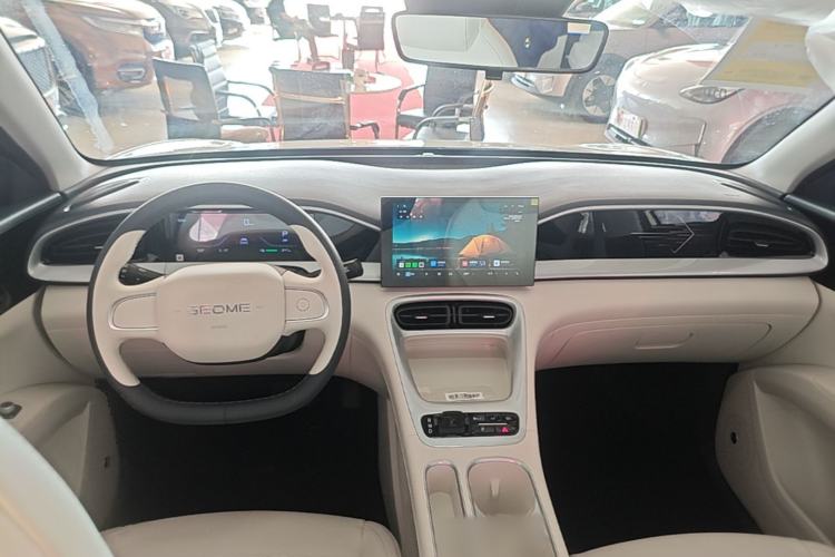 Used Geely Galaxy Geome 2026 Model 310km Youth Edition Center Console