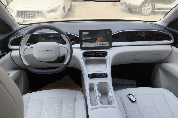 Used Geely Galaxy Geome 2026 Model 310km Youth Edition Center Console