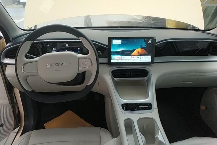 Used Geely Galaxy Geome 2026 Model 310km Youth Edition Center Console