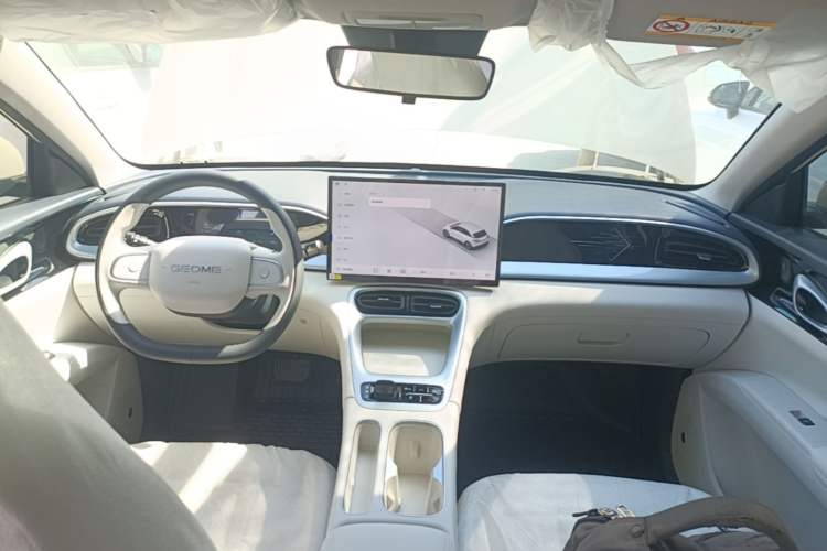 Used Geely Galaxy Geome 2026 Model 310km Dream Edition Center Console