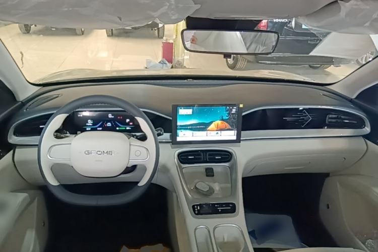Used Geely Galaxy Geome 2026 Model 310km Youth Edition Center Console