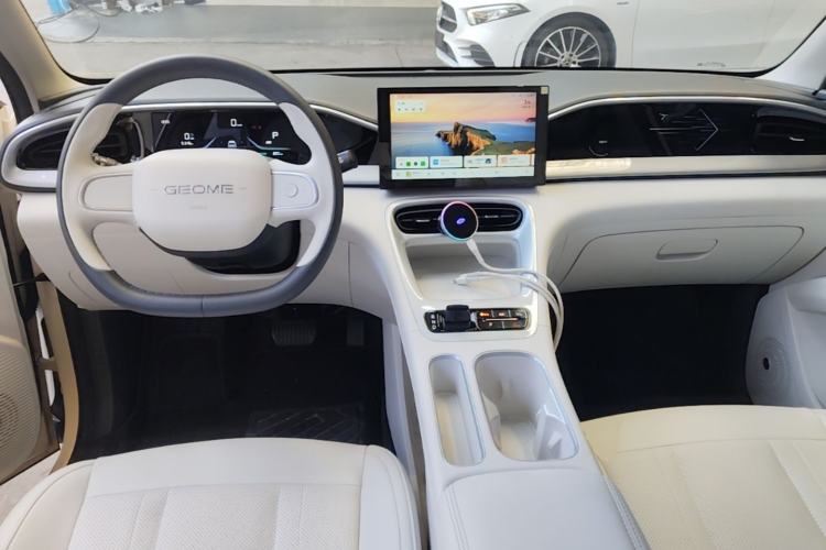 Used Geely Galaxy Geome 2026 Model 310km Youth Edition Center Console