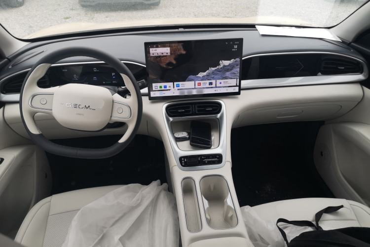 Used Geely Galaxy Geome 2026 Model 310km Dream Edition Center Console