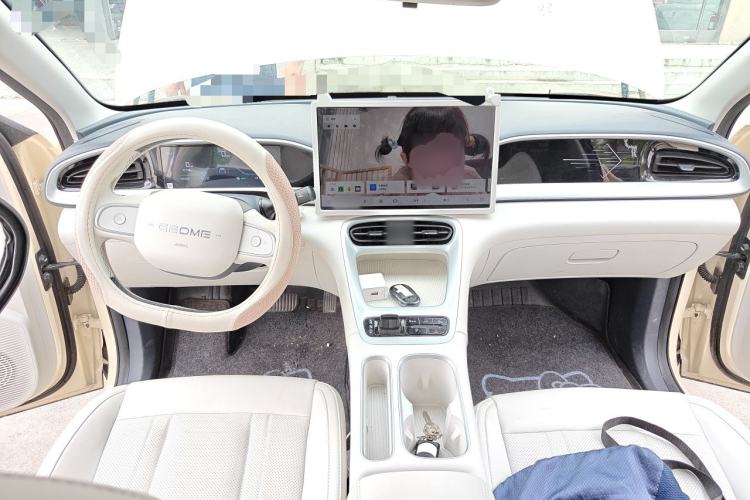 Used Geely Galaxy Geome 2026 Model 310km Dream Edition Center Console