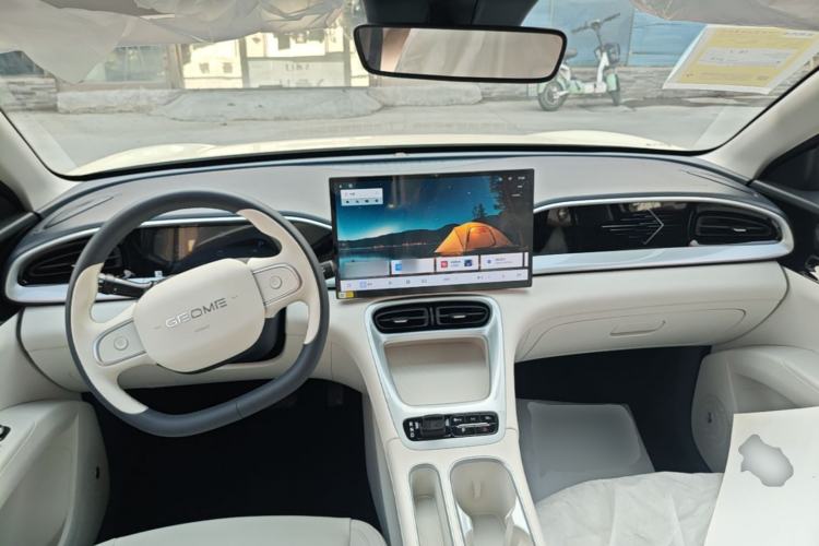 Used Geely Galaxy Geome 2026 Model 310km Dream Edition Center Console