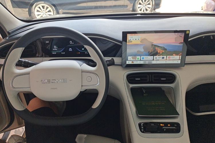 Used Geely Galaxy Geome 2026 Model 310km Youth Edition Center Console