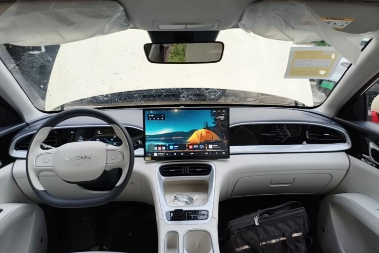 Used Geely Galaxy Geome 2026 Model 310km Dream Edition Center Console