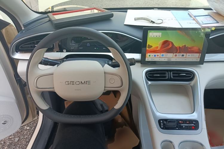 Used Geely Galaxy Geome 2026 Model 310km Youth Edition Center Console