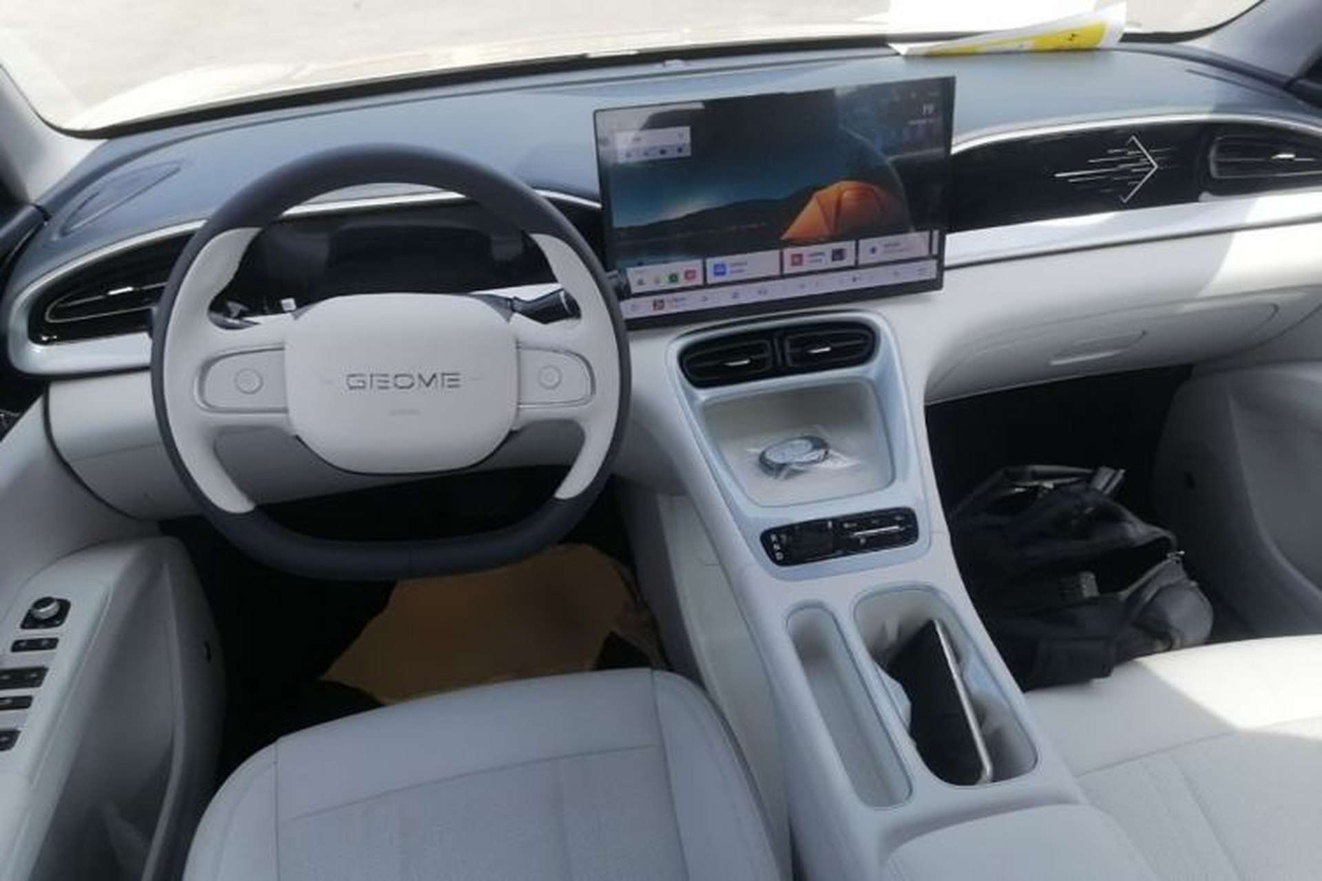 Used Geely Galaxy Geome 2026 Model 310km Dream Edition Center Console