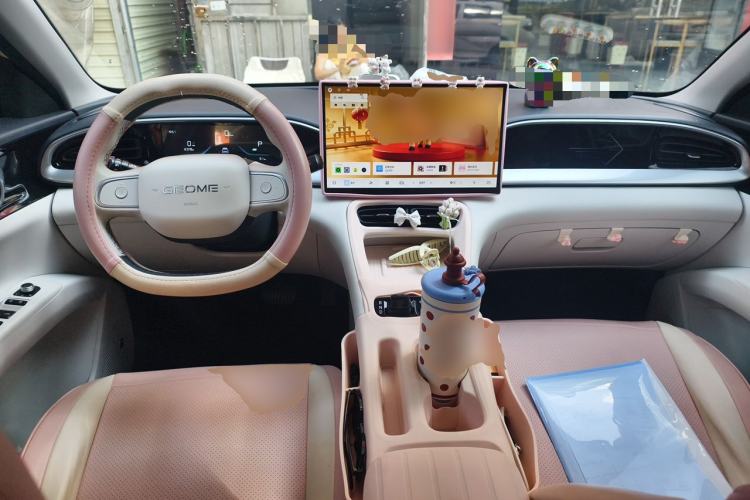 Used Geely Galaxy Geome 2026 Model 310km Dream Edition Center Console