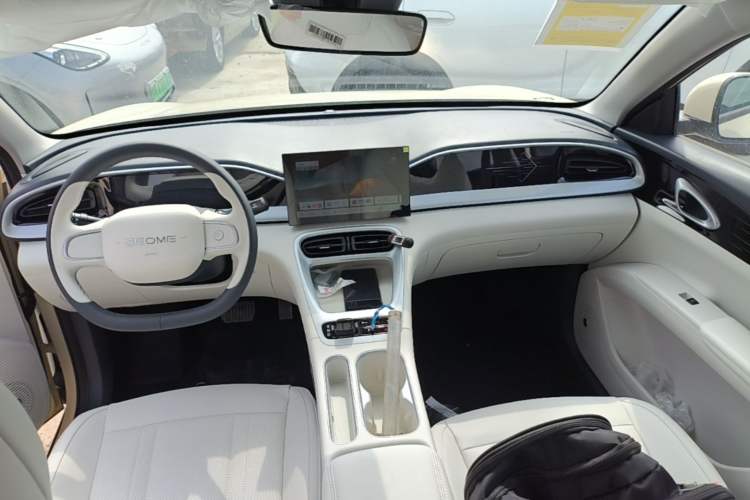 Used Geely Galaxy Geome 2026 Model 310km Youth Edition Center Console
