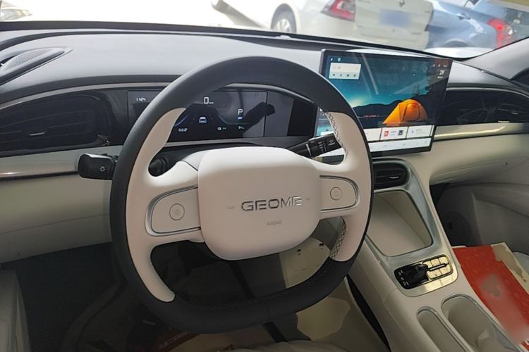 Used Geely Galaxy Geome 2026 Model 310km Dream Edition Center Console