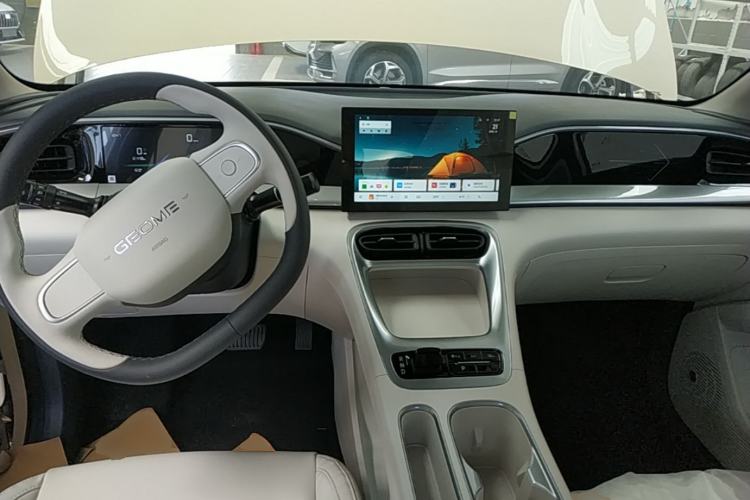 Used Geely Galaxy Geome 2026 Model 310km Youth Edition Center Console