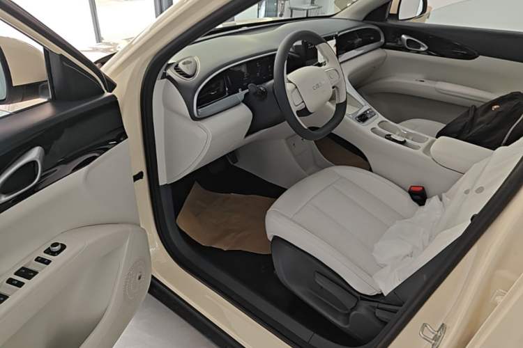 Used Geely Galaxy Geome 2026 Model 310km Youth Edition Driver Seat