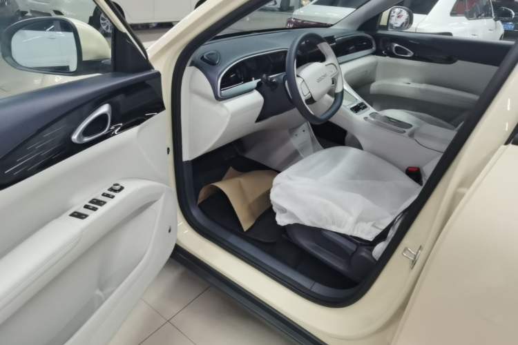 Used Geely Galaxy Geome 2026 Model 310km Youth Edition Driver Seat