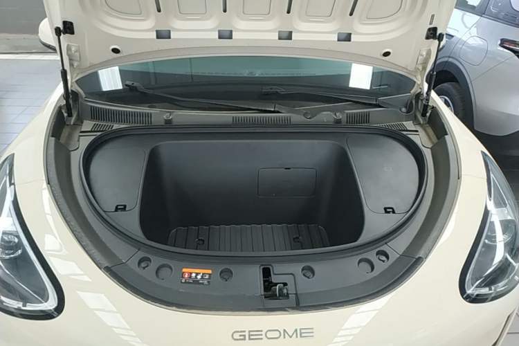 Used Geely Galaxy Geome 2026 Model 310km Youth Edition Engine Bay