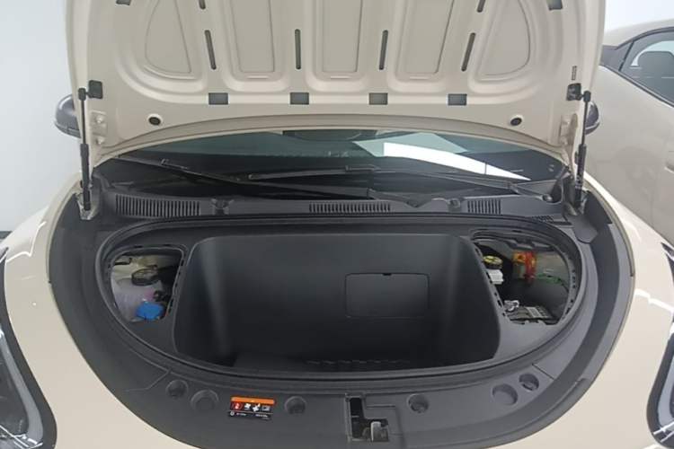Used Geely Galaxy Geome 2026 Model 310km Dream Edition Engine Bay