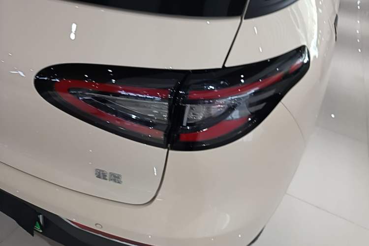 Used Geely Galaxy Geome 2026 Model 310km Youth Edition Exterior 3