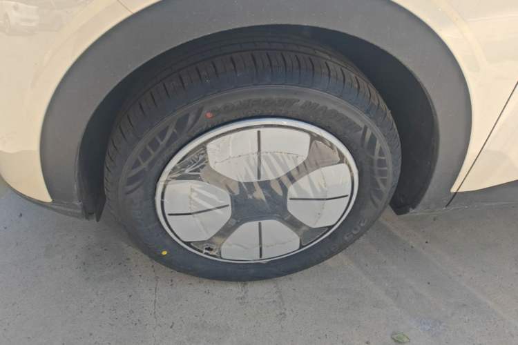 Used Geely Galaxy Geome 2026 Model 310km Youth Edition Exterior 4