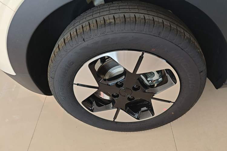 Used Geely Galaxy Geome 2026 Model 410km Freedom Edition Exterior 5