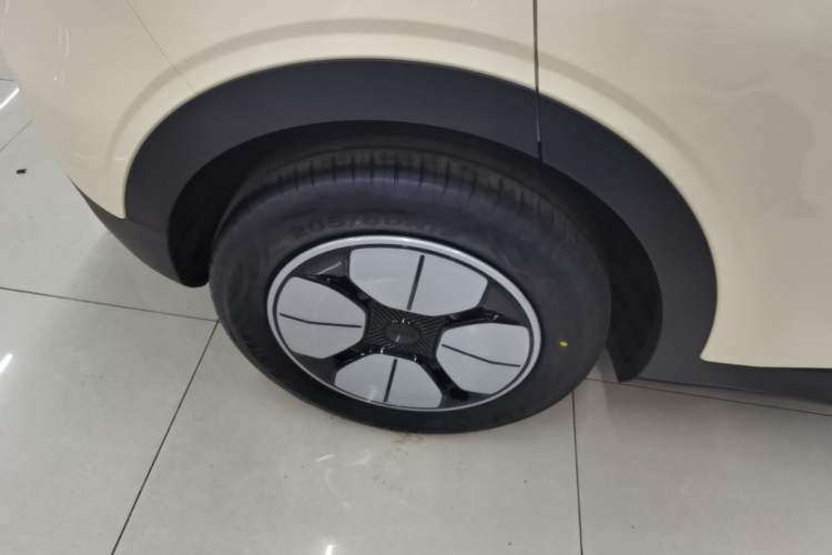 Used Geely Galaxy Geome 2026 Model 310km Youth Edition Exterior 5