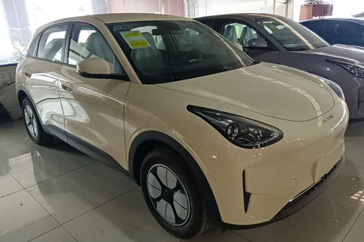 Used Geely Galaxy Geome 2026 Model 310km Youth Edition Front Right 45 Deg