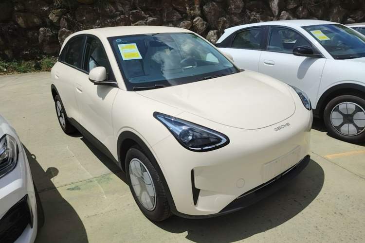 Used Geely Galaxy Geome 2026 Model 310km Youth Edition Front Right 45 Deg