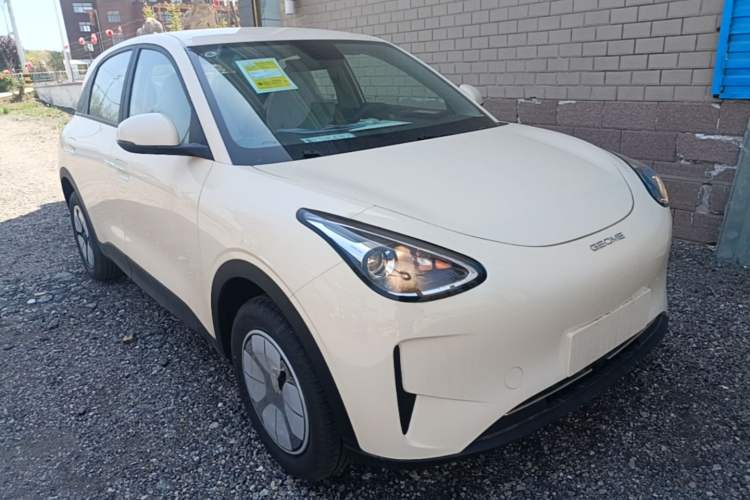 Used Geely Galaxy Geome 2026 Model 310km Youth Edition Front Right 45 Deg