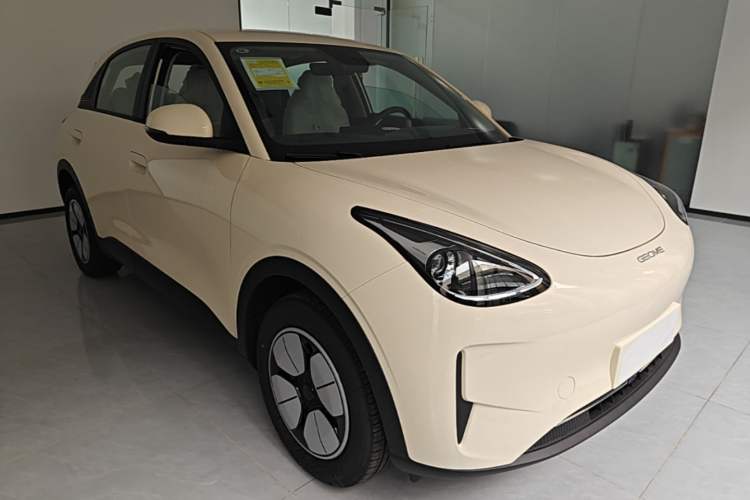 Used Geely Galaxy Geome 2026 Model 310km Youth Edition Front Right 45 Deg