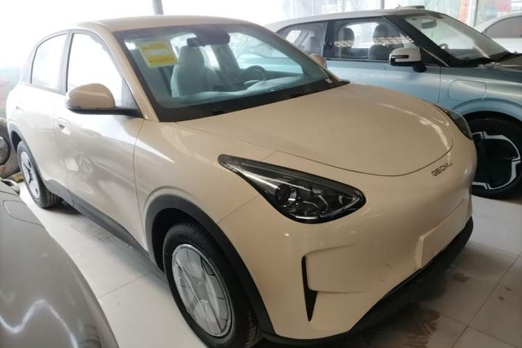 Used Geely Galaxy Geome 2026 Model 310km Youth Edition Front Right 45 Deg