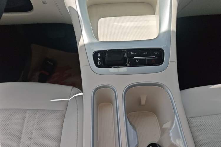 Used Geely Galaxy Geome 2026 Model 310km Youth Edition Gear Lever