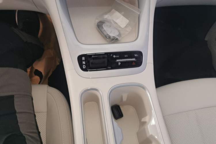 Used Geely Galaxy Geome 2026 Model 310km Youth Edition Gear Lever