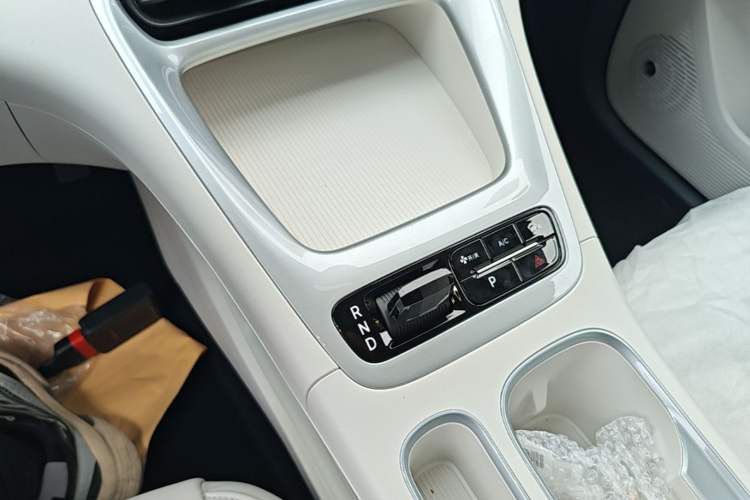 Used Geely Galaxy Geome 2026 Model 310km Youth Edition Gear Lever