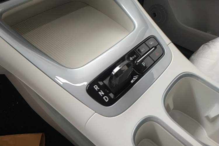 Used Geely Galaxy Geome 2026 Model 310km Youth Edition Gear Lever