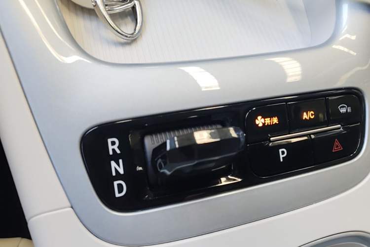 Used Geely Galaxy Geome 2026 Model 310km Youth Edition Gear Lever