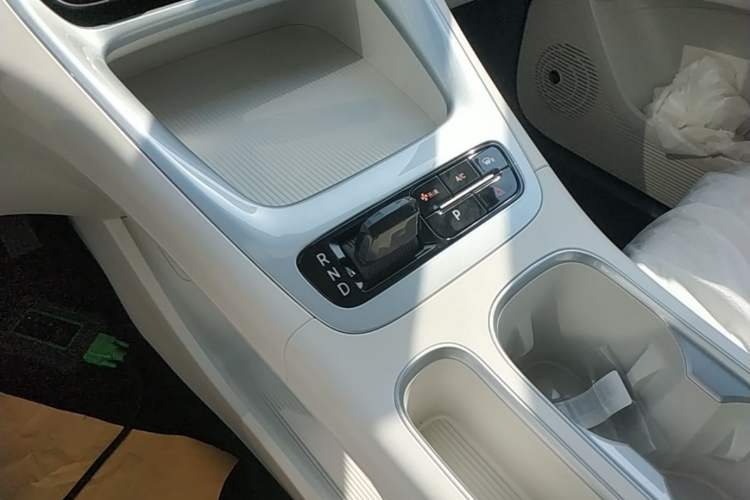 Used Geely Galaxy Geome 2026 Model 310km Youth Edition Gear Lever