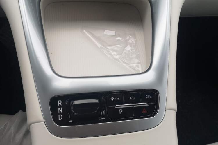 Used Geely Galaxy Geome 2026 Model 310km Dream Edition Gear Lever
