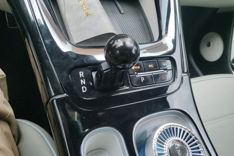 Used Geely Galaxy Geome 2026 Model 310km Youth Edition Gear Lever